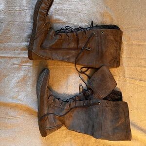 uggs moccasin style boots